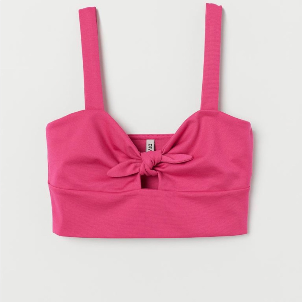 Short Double-Layered Sleeveless Top.